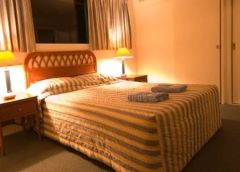 ( Vídeo) Irmã Pega marido  Pastor ‘Evangelizando’ Outra no Motel: O Barraco Foi Feio