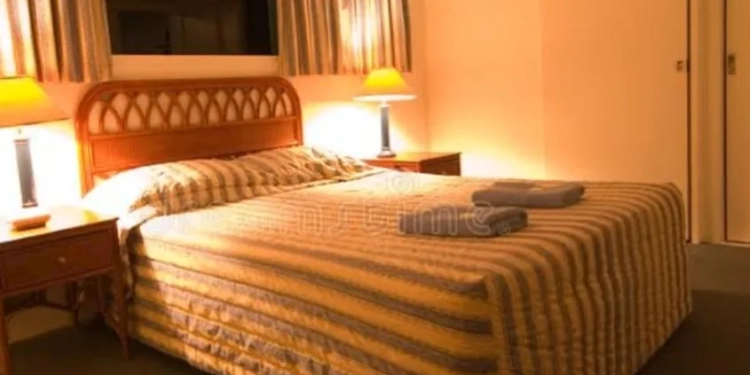 ( Vídeo) Irmã Pega marido  Pastor ‘Evangelizando’ Outra no Motel: O Barraco Foi Feio
