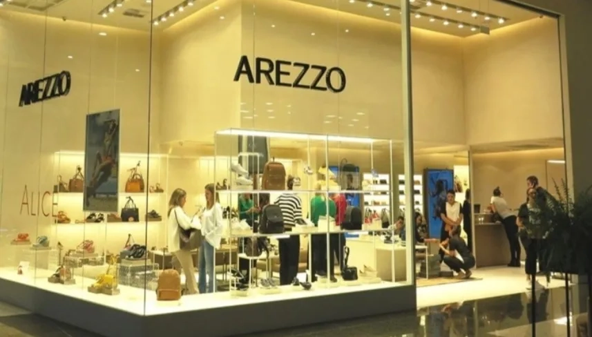 loja arezzo está precisando de estoquista, vendedor, caixa – 1.650,00 – com e sem experiência