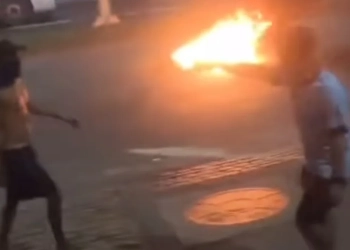 Poste mijou em cachorro, traficante carioca explsa moradores por desordem pública.