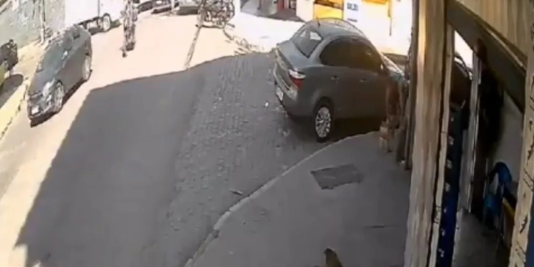 Câmera de Segurança Flagra Ataque de Milicianos Rivais em Queimados: Um Morto e Quatro Presos