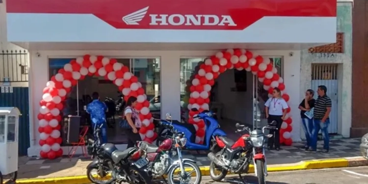 Honda está precisando de atendente de loja, auxiliar de limpeza, caixa, lavador de motos – R$ 1.740,00 – com e sem experiência