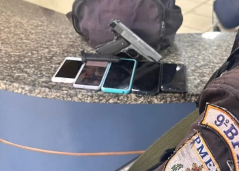 Suspeito de assalto a ônibus é agredido por passageiros e preso