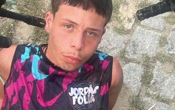 ( Vídeo)Traficante tem corpo carbonizado no Rio