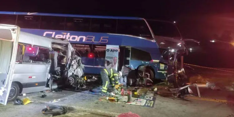 Acidente com Ônibus de Torcedores do Corinthians Deixa Três Mortos e Vários Feridos