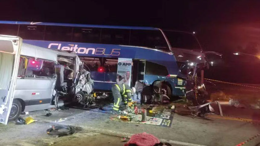 Acidente com Ônibus de Torcedores do Corinthians Deixa Três Mortos e Vários Feridos