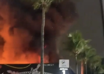 Incêndio Destrói Exposição da Warner Bros em shopping no Rio de Janeiro