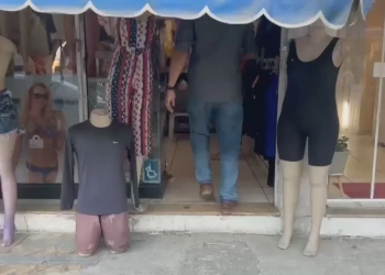 Mulher é presa por venda ilegal de roupas doadas pela Receita Federal