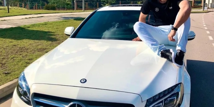 Influenciador Vitor Belarmino é Procurado por Atropelamento Fatal no Recreio dos Bandeirantes