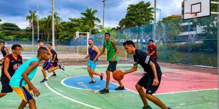 O Centro Esportivo Miécimo da Siva, em Campo Grande, na Zona Oeste, vai abrir 1.600 vagas gratuitas para prática de esportes, nesta quarta-feira (14).