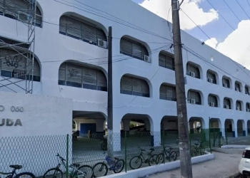 Homem invade escola e ameaça funcionários no Rio