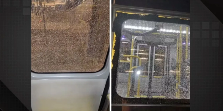 BRT é atingido por bala perdida na Avenida Brasil durante operação policial na Maré