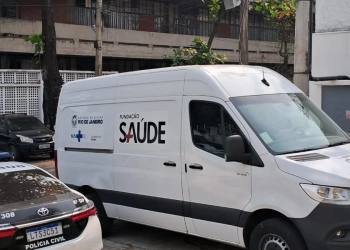 Ladrão é ferido a bala durante tentativa de roubo de vans da Fundação Saúde no Centro do Rio