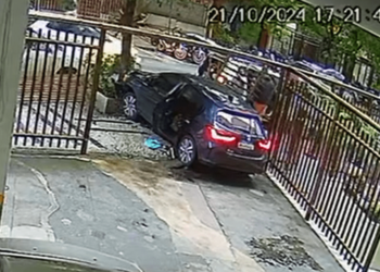 Carro Desgovernado Atravessa Grade de Prédio em Copacabana e Causa Momentos de Pânico