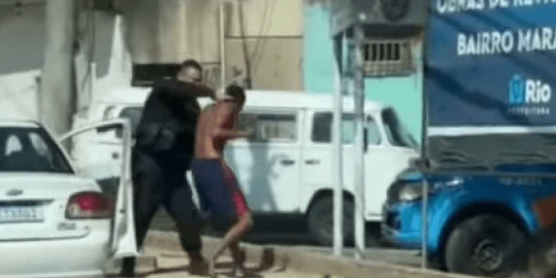 VÍDEO: Motorista Reage a Assalto e Arrasta Ladrão até Viatura da PM na Avenida Brasil