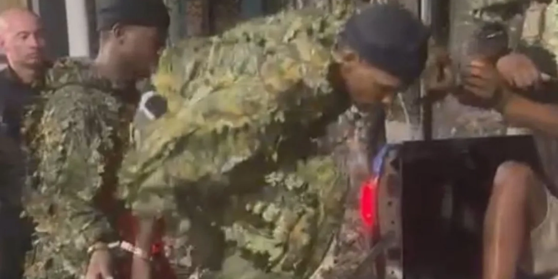 Polícia Militar Prende Criminosos com Roupas Camufladas em Bangu