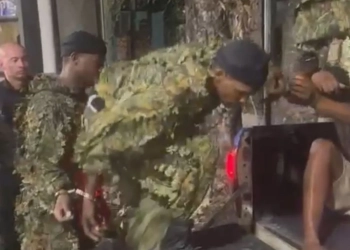 Polícia Militar Prende Criminosos com Roupas Camufladas em Bangu