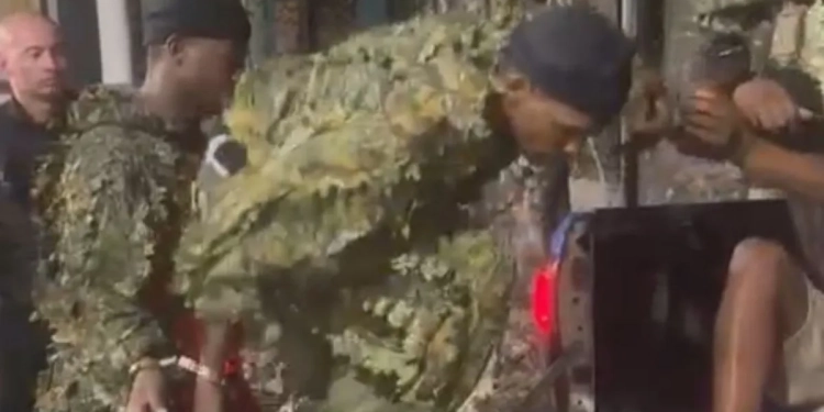 Polícia Militar Prende Criminosos com Roupas Camufladas em Bangu