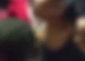 Mãe é Detida por Tentativa de Jogar Filho de 8 Anos de Ponte