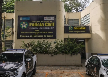 Homem Morre e Criança Fica Ferida em Ataque a Tiros Próximo a Escola em Bangu