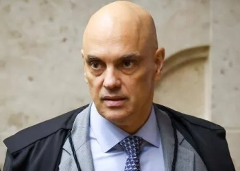 Bolsonaro contra ataca Alexandre de Moraes após indiciamento pela PF por tentativa de golpe de Estado