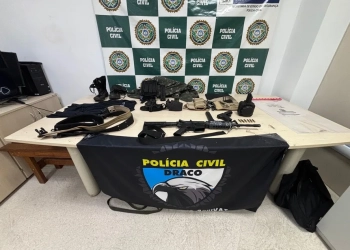 Polícia apreende arsenal de guerra de milicianos na Zona Oeste do Rio de Janeiro