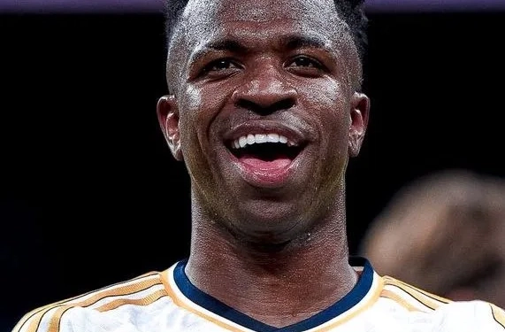 Vinícius Júnior Sofre Lesão e Preocupa Real Madrid