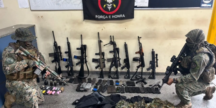 Explosão nas Apreensões: Polícia do Rio Recolhe 642 Armas Longas em 2024
