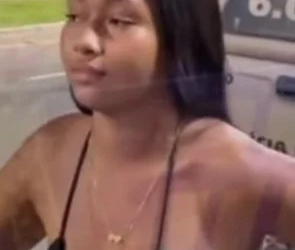 ( vídeo) Jovem é presa por trafico e manda recado para o namorado…