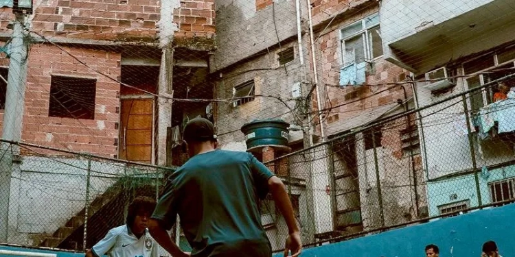 Brasil atinge menor nível de pobreza e extrema pobreza da série histórica do IBGE