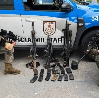 Operação da Polícia Deixa Rastro de Prisões e Apreensões em comunidade do Rio