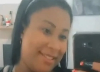 Esposa que descobriu  traição de pastor e expôs no altar da igreja: agora cobra R$ 10 mil por entrevistas