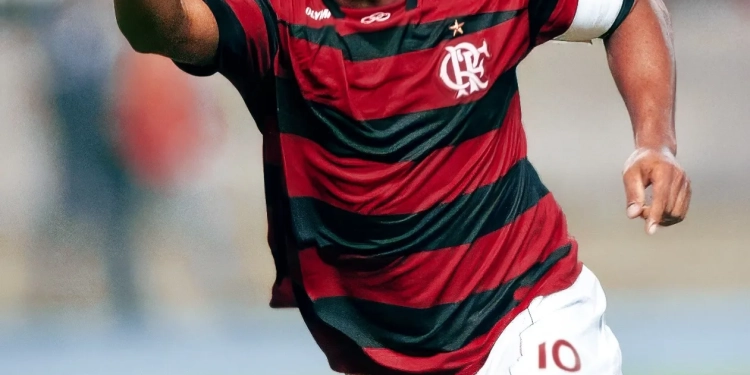 Lateral do Flamengo não garante permanência em 2025