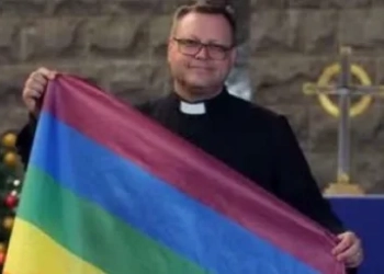 Igreja brasileira ordena primeiro padre homossexual