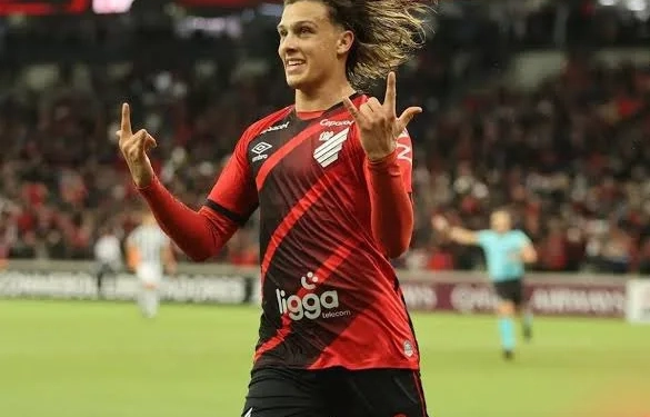 Fluminense avança em negociação por Agustín Canobbio, destaque do Athletico-PR
