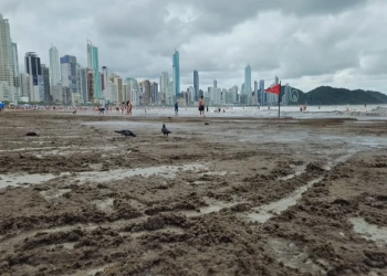 Evitem!! Praia de Santa Catarina é eleita a mais feia do Brasil
