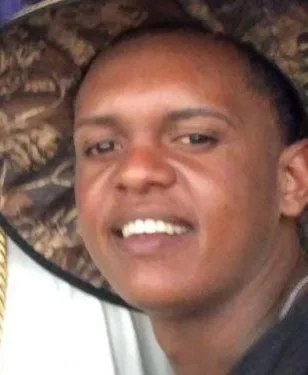 ( VÍDEO) EXECUÇÃO BRUTAL NA PRAIA DO SACO: HOMEM É ASSASSINADO COM 5 TIROS NO ROSTO EM MANGARATIBA