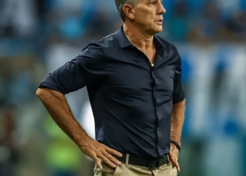 Renato Gaúcho Surpreende em Despedida: Ex-Treinador do Grêmio Presenteia Funcionários com Dinheiro em Gratidão