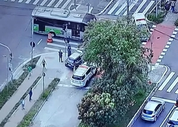 VÍTIMA REAGE A ASSALTO, PERSEGUE E ATROPELA MELIANTE EM AVENIDA NO RIO