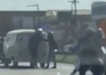 ( Video) Policial Reage a Tentativa de Assalto e Mata Dois Criminosos