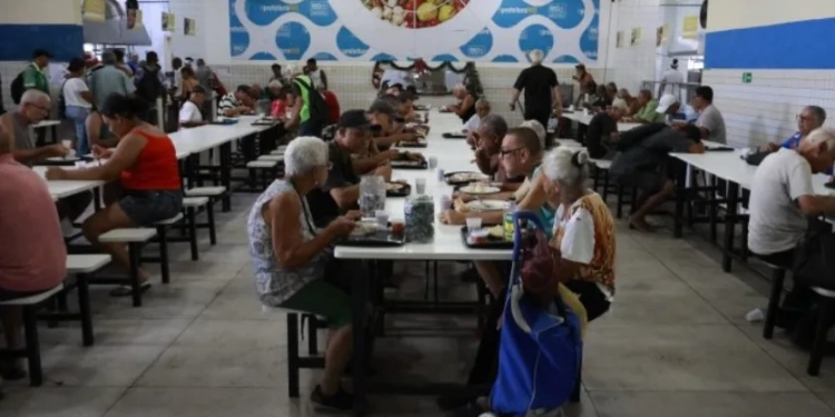 Natal de Sabor e Solidariedade nos Restaurantes Populares do Rio