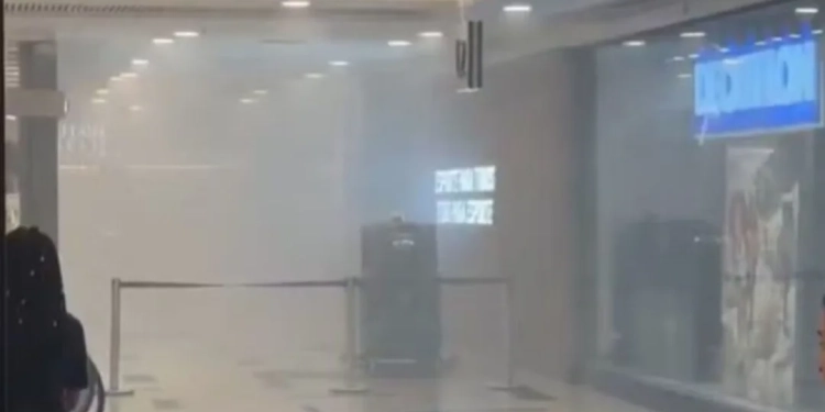 Shopping no Rio é evacuado após incêndio de grandes proporções atingir o segundo andar