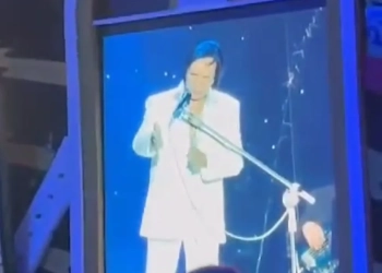 ( Vídeo) Roberto Carlos Perde a Paciência e Dá Bronca Durante Show: ‘Não Continuo