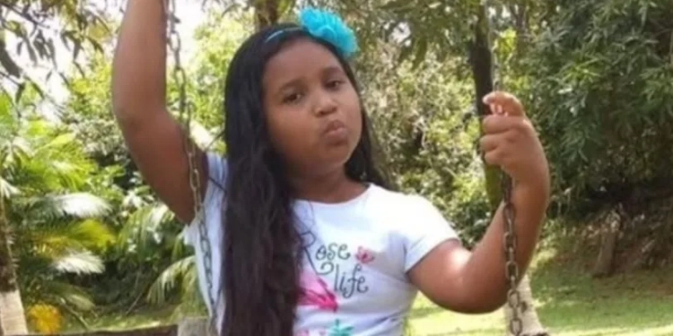 MENINA DE 12 ANOS MORRE EM TIROTEIO NUMA COMUNIDADE DO RIO