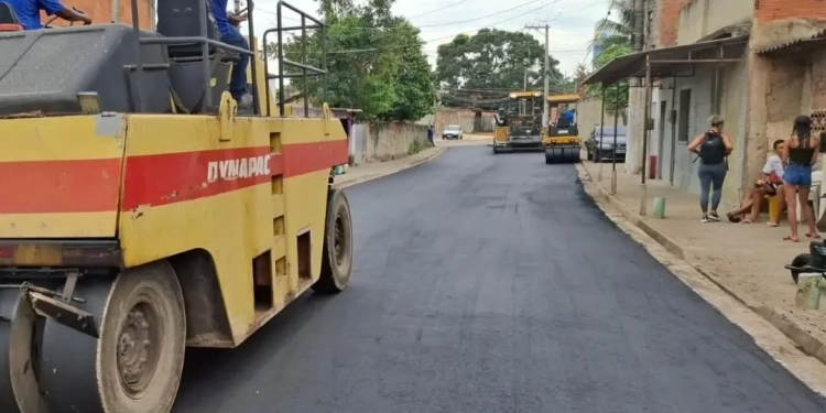 Transformação na Comunidade do Rollas: mais ruas de Santa Cruz recebem asfalto e infraestrutura completa!