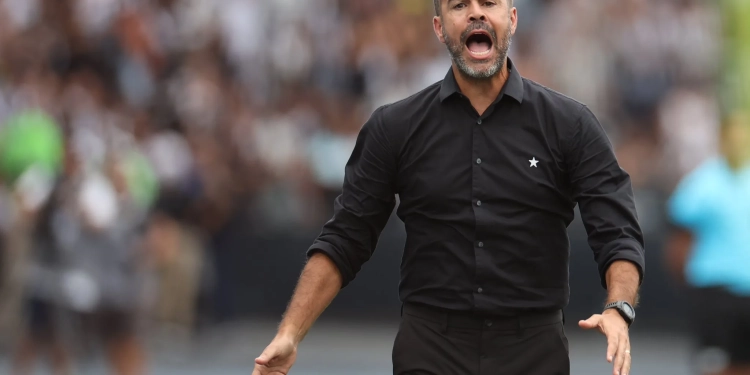 Artur Jorge deixa o comando do Botafogo após temporada histórica