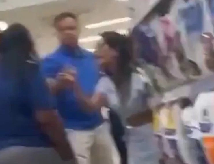 ( Video) Gerente de Hospital É Demitida Após Episódio de Racismo em Pet Shop
