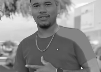 Jovem é Assassinado Após Foto com Gesto similar a Facção criminosa!! Evitem fazer esses sinais