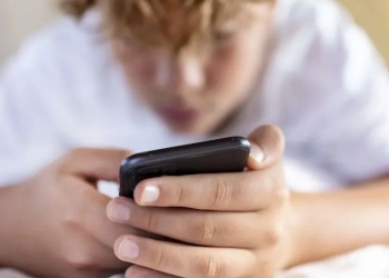 Lula sancionará lei que proíbe o uso de celulares nas escolas de todo o Brasil