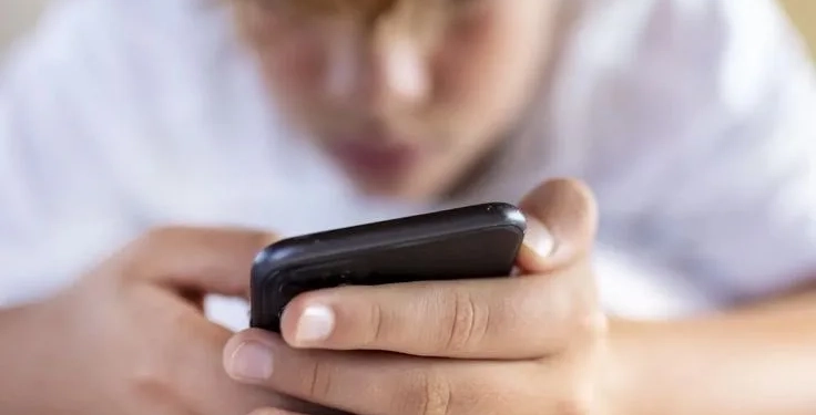 Lula sancionará lei que proíbe o uso de celulares nas escolas de todo o Brasil
